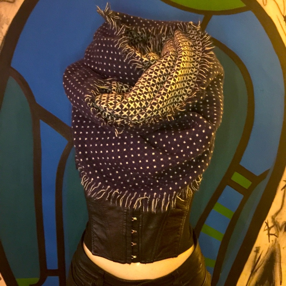 BP by Nordstrom blue and white knit wrap scarf